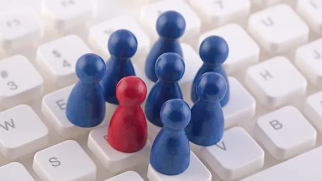 Agentes Vermelhos vs. Agentes Azuis: Como Melhorar a Inteligência Artificial na 