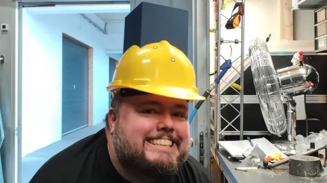Criador de Hardware Desenvolve Chapéu de Resfriamento Pessoal com Ventoinha Noct