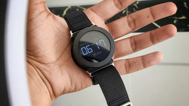 ChronoWatch X2040: O Relógio Inteligente com Design Minimalista