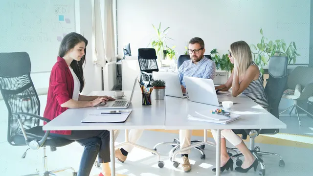 Cyber Readiness para Empresas Pequenas: Fechar as Fissuras Familiaras