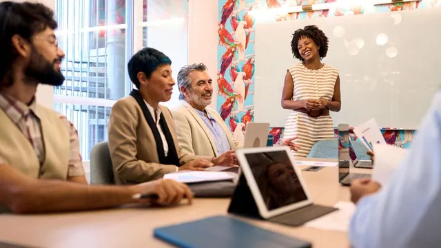 Colaboração e Conhecimento: A Nova Era de Liderança em Ciência e Tecnologia