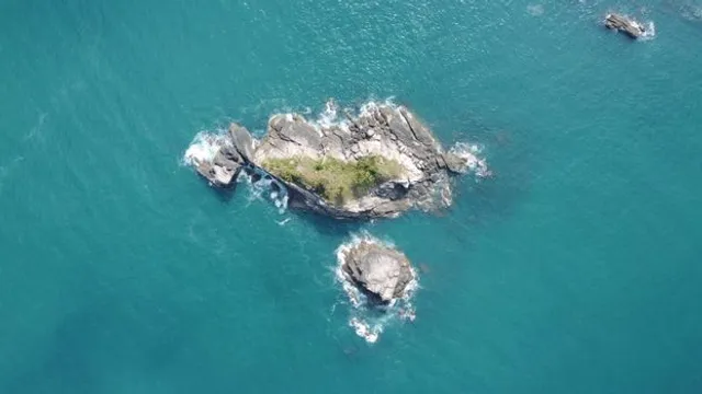 Painéis de Púmvice Ameaçam Costas da Ilha de Manus